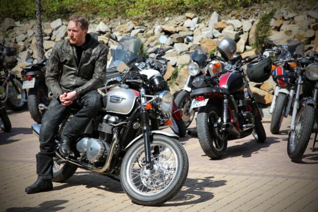 Klasyczny Triumph 1 012